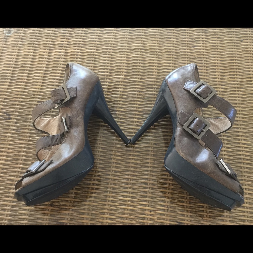 Michael Kors Brownish Olive Heels Size 71/2 - Picture 3 of 8
